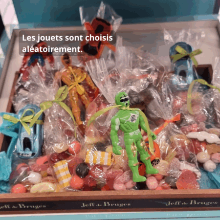 Sachet de bonbons avec jouet surprise