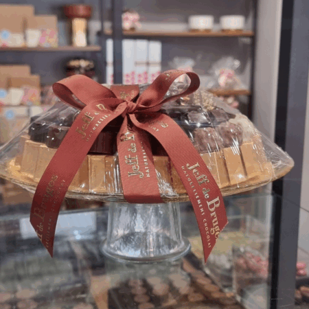 Coupe en verre dorée  Gm sur pied avec 1150g de chocolat
