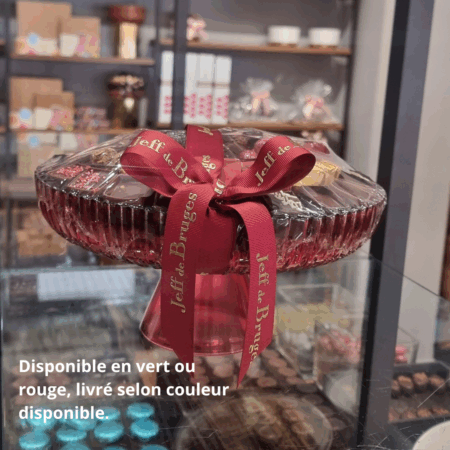 Coupe en verre sur pied avec 900 g de chocolat